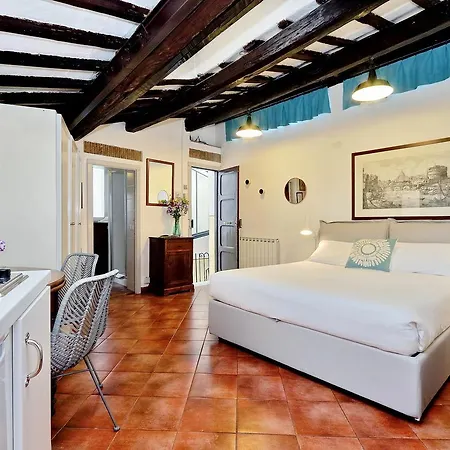 Rome Accommodation Navona Apartment
